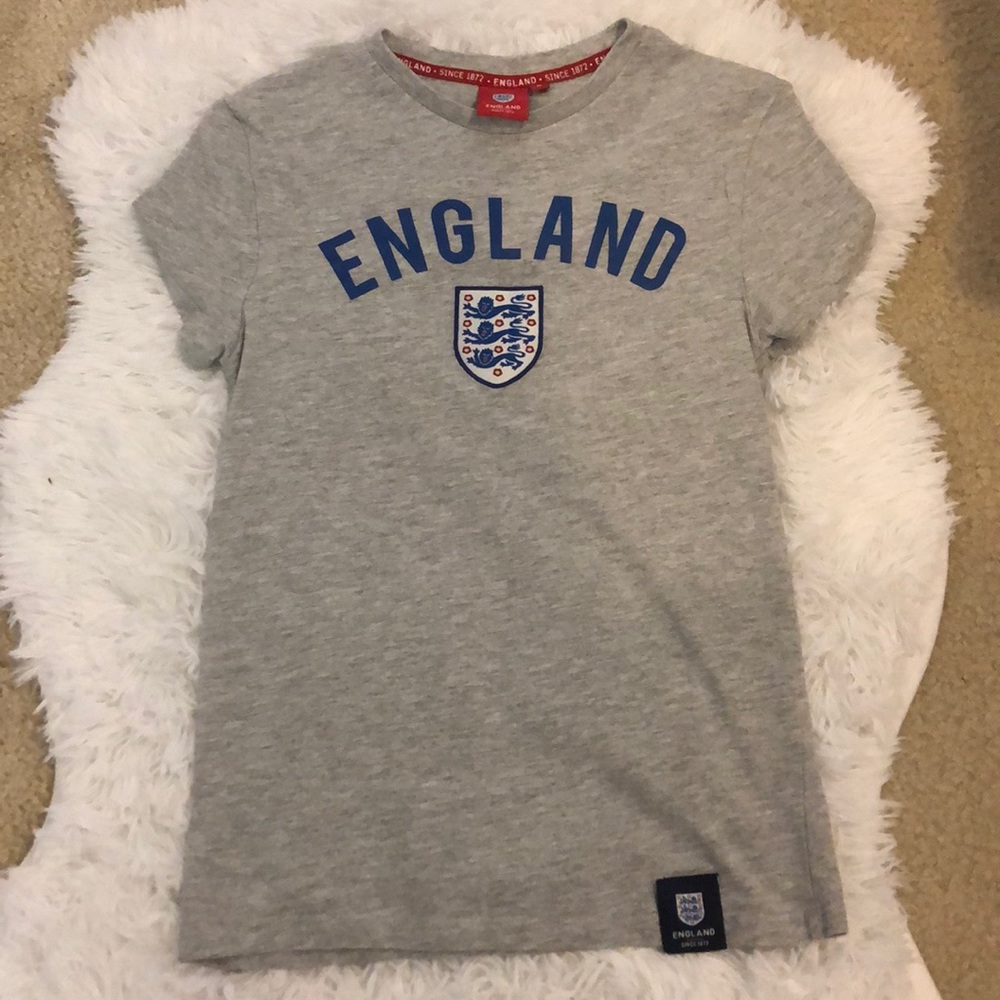 Size 6: England women soccer shirt